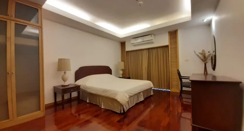 For rent 3 ベッドルーム condo in Sathon, Bangkok