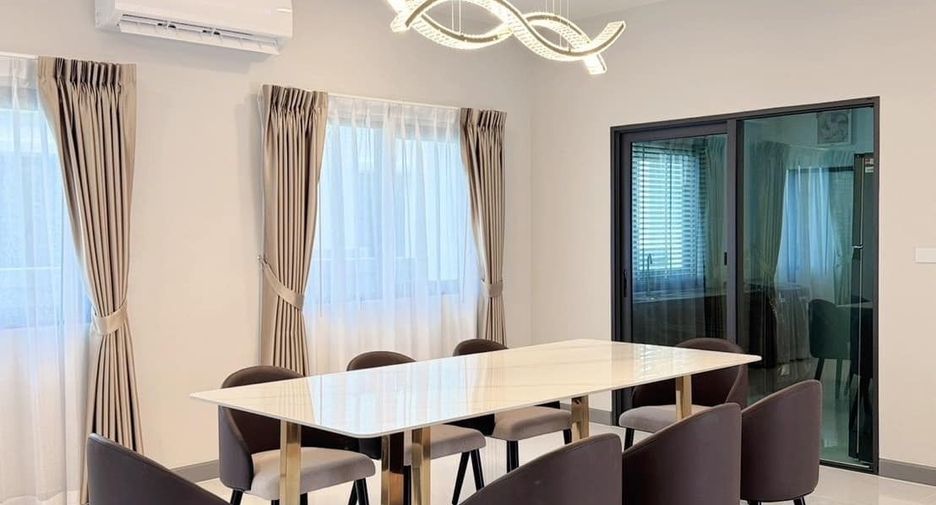 Casa en alquiler de 4 habitaciones en Bang Phli, Samut Prakan