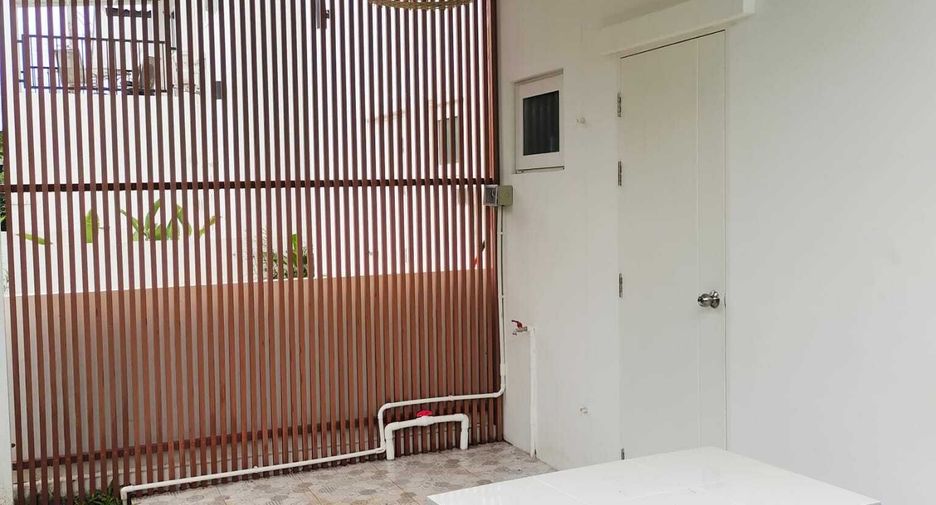 For rent 2 bedrooms townhouse in Thalang, Phuket