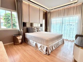 À vendre et à louer 5 chambres maison à Bueng Kum, Bangkok
