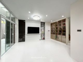 For sale 4 bedrooms house in Don Mueang, Bangkok