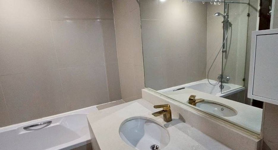For rent studio condo in Khlong Toei, Bangkok