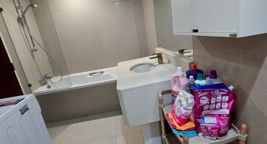For rent studio condo in Khlong Toei, Bangkok