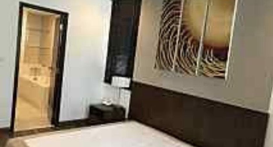 For rent 2 bedrooms condo in Pathum Wan, Bangkok