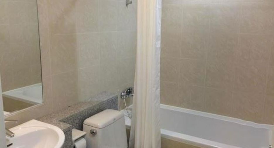 For rent 3 bedrooms apartment in Watthana, Bangkok