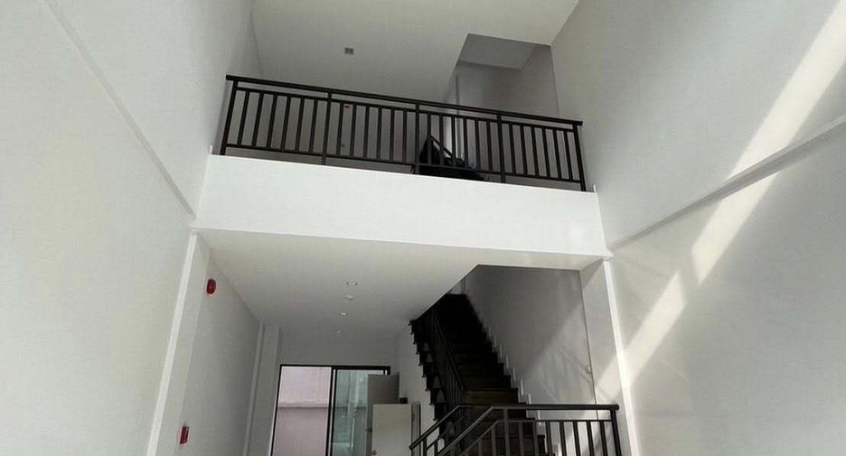 Casa adosada en venta y en alquiler de 2 habitaciones en Nong Khaem, Bangkok
