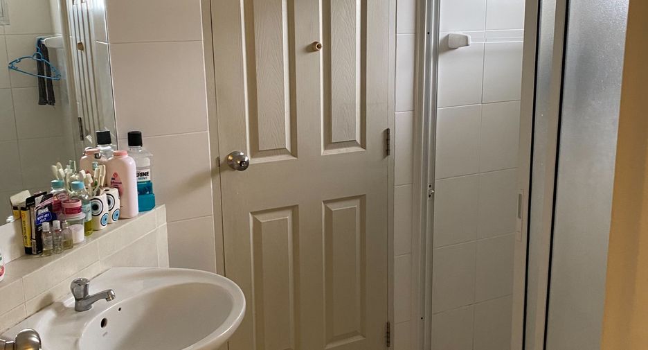 For sale 3 bedrooms house in Phasi Charoen, Bangkok