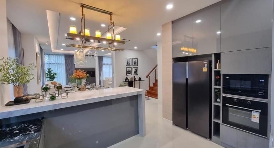 For rent 6 bedrooms house in Lat Krabang, Bangkok