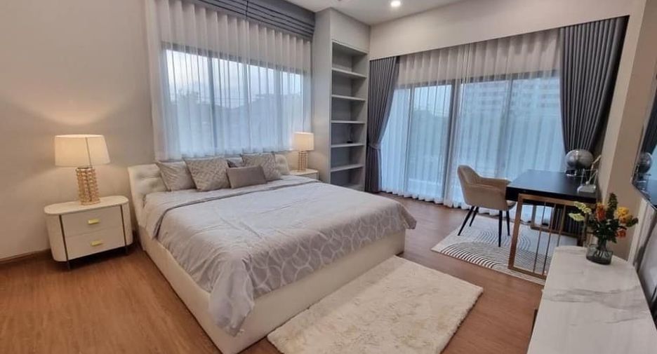 For rent 6 bedrooms house in Lat Krabang, Bangkok