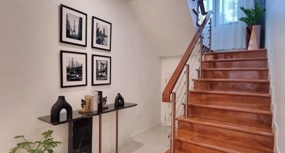 For rent 6 bedrooms house in Lat Krabang, Bangkok
