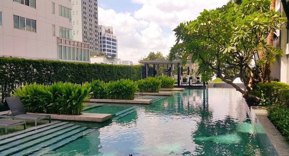For rent 2 bedrooms condo in Watthana, Bangkok