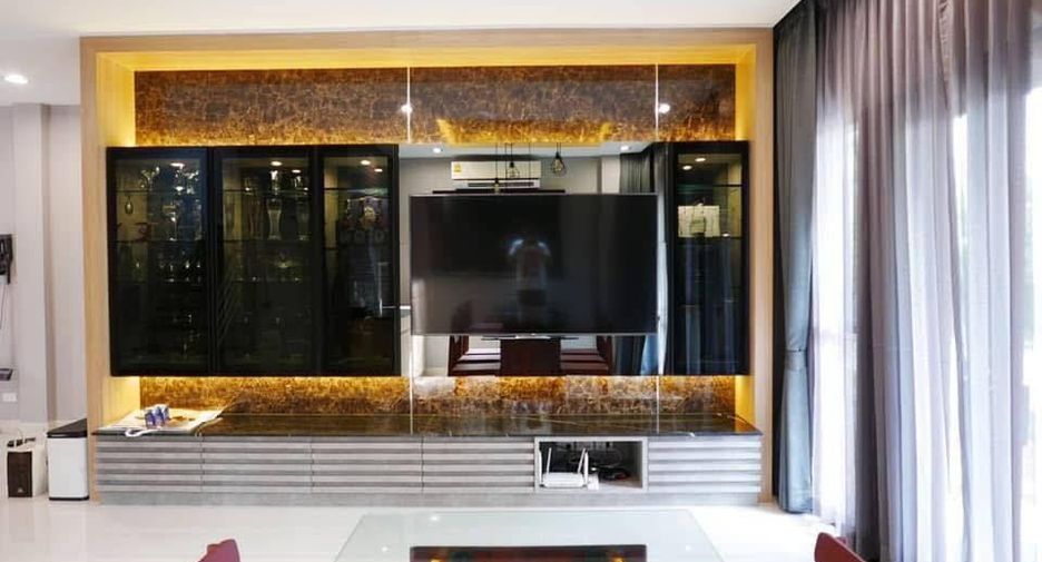 À vendre et à louer 4 chambres maison à Bang Phli, Samut Prakan