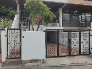Reihenhaus zur Miete mit 3 Zimmer in Watthana, Bangkok