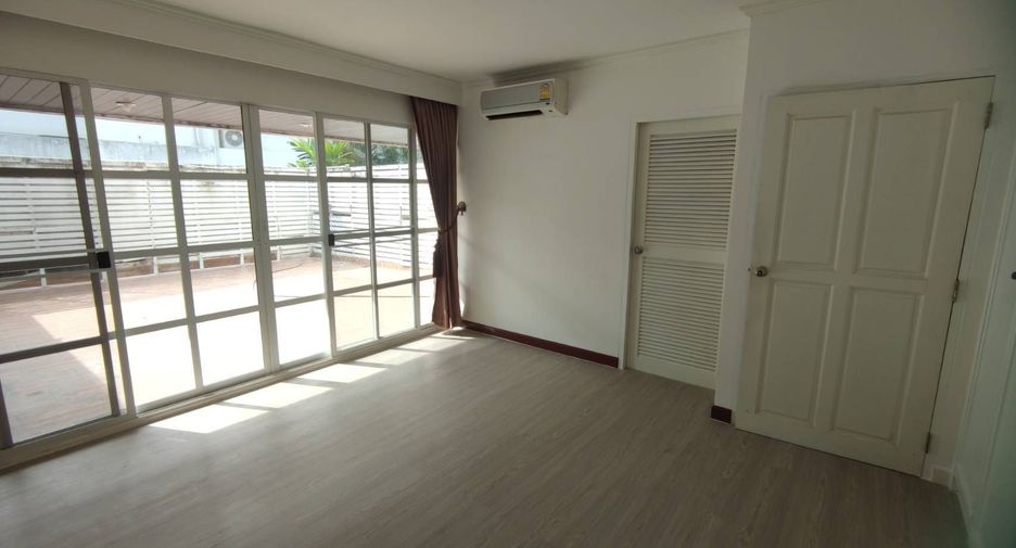 ให้เช่า 3 ห้องนอน ทาวน์เฮ้าส์ ใน วัฒนา, กรุงเทพฯ