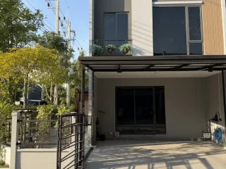 For rent 2 bedrooms townhouse in Bang Phli, Samut Prakan