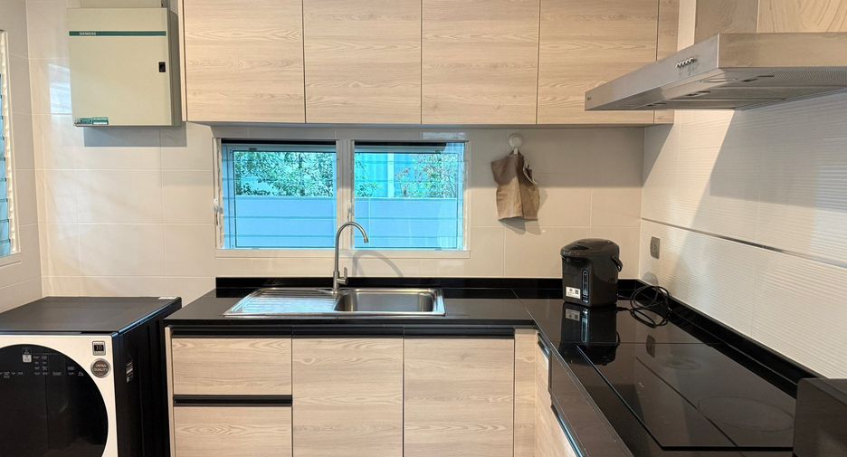 For rent 4 bedrooms house in Prawet, Bangkok