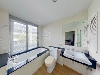 For rent 2 bedrooms condo in Bang Rak, Bangkok