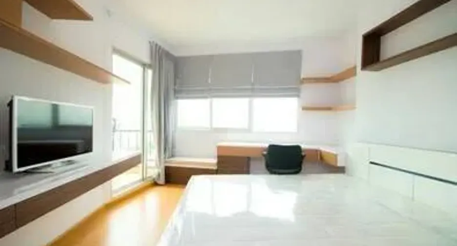 For sale and for rent 2 bedrooms condo in Watthana, Bangkok