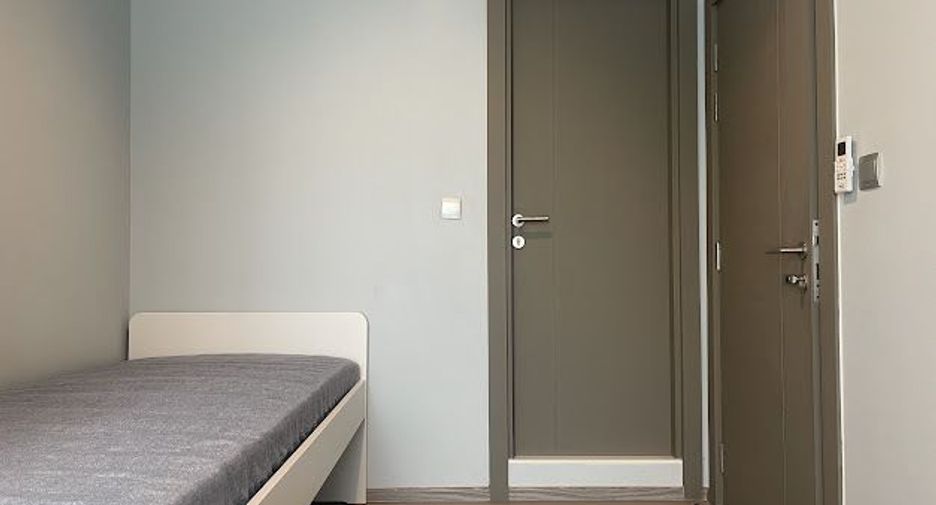 For rent 2 bedrooms condo in Huai Khwang, Bangkok