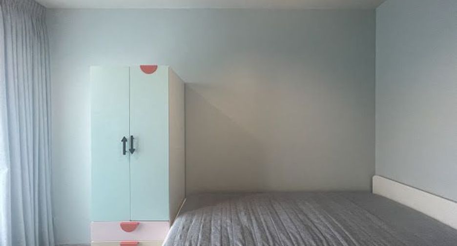 For rent 2 bedrooms condo in Huai Khwang, Bangkok