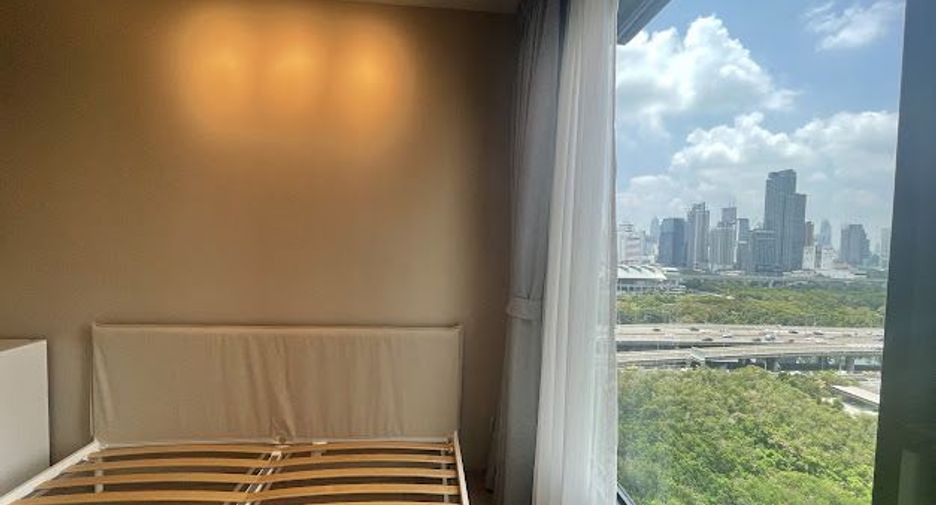 For rent 2 bedrooms condo in Huai Khwang, Bangkok