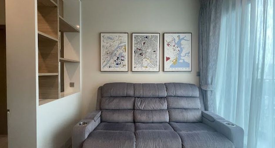 For rent 2 bedrooms condo in Huai Khwang, Bangkok