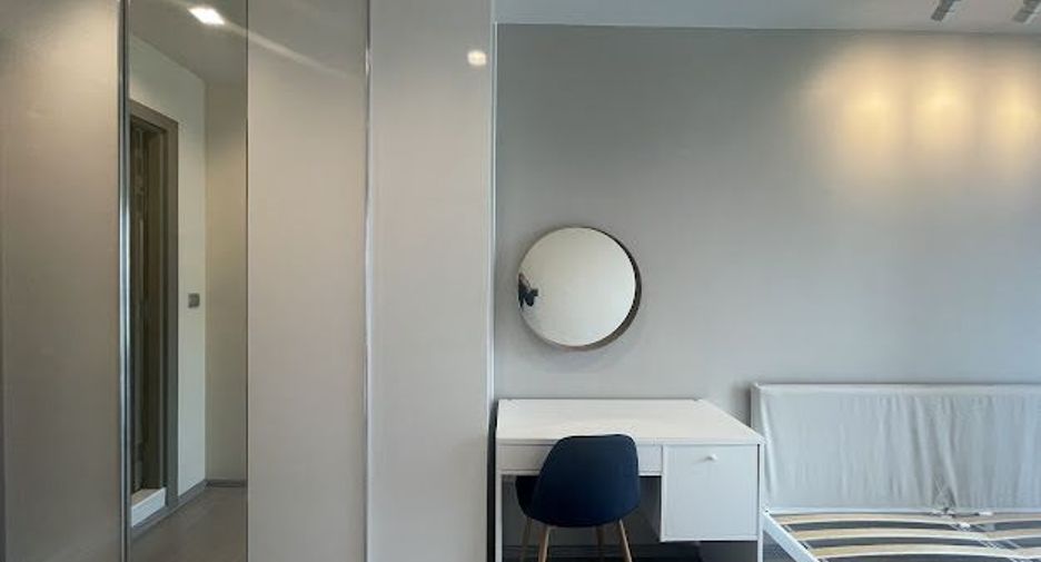 For rent 2 bedrooms condo in Huai Khwang, Bangkok