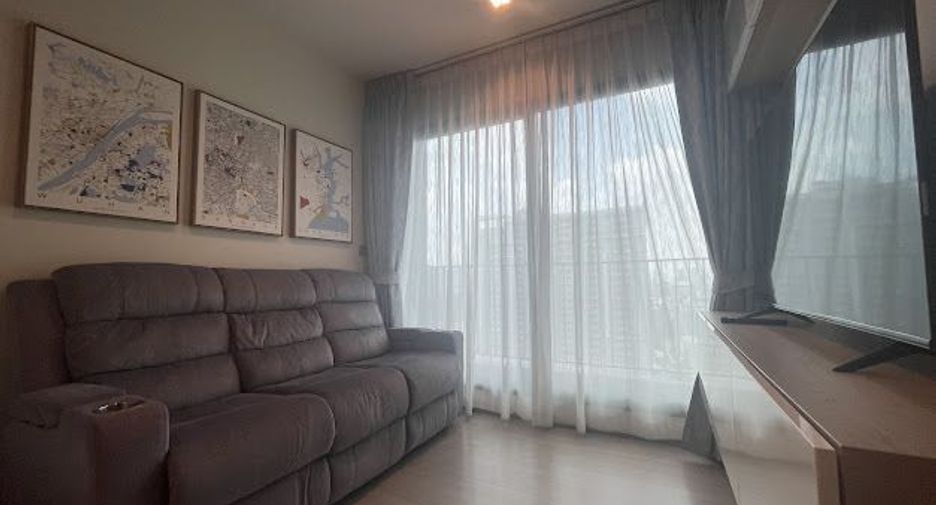 For rent 2 bedrooms condo in Huai Khwang, Bangkok
