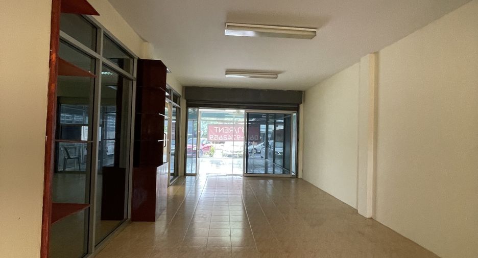 For rent 4 bedrooms townhouse in Mueang Phuket, Phuket