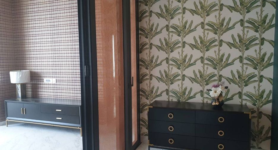 For rent 2 bedrooms condo in Watthana, Bangkok