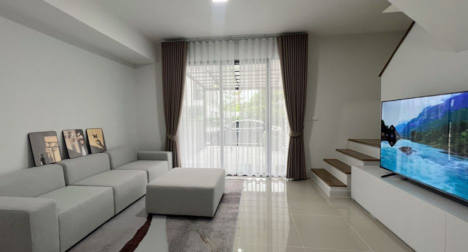 Casa en alquiler de 3 habitaciones en Bang Phli, Samut Prakan