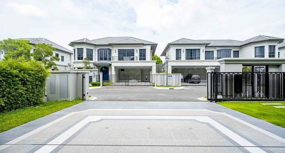 For rent 4 bedrooms house in Bang Kapi, Bangkok