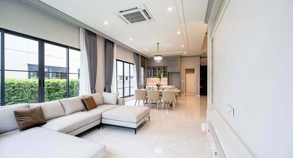 For rent 4 bedrooms house in Bang Kapi, Bangkok
