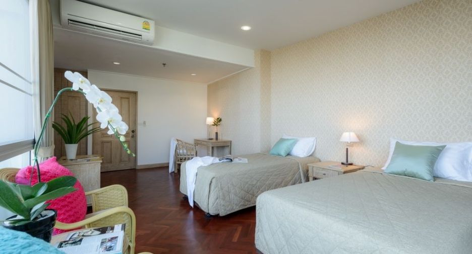 For rent 6 bedrooms condo in Sathon, Bangkok