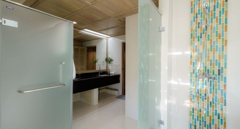 For rent 6 bedrooms condo in Sathon, Bangkok