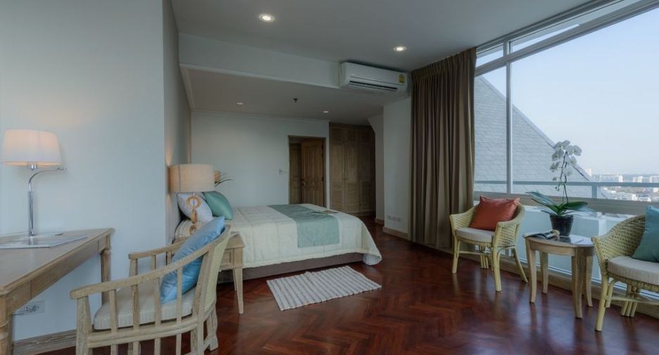 For rent 6 bedrooms condo in Sathon, Bangkok