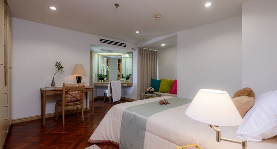 For rent 6 bedrooms condo in Sathon, Bangkok