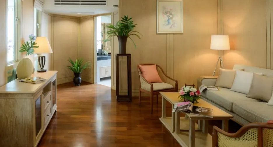 For rent 6 bedrooms condo in Sathon, Bangkok