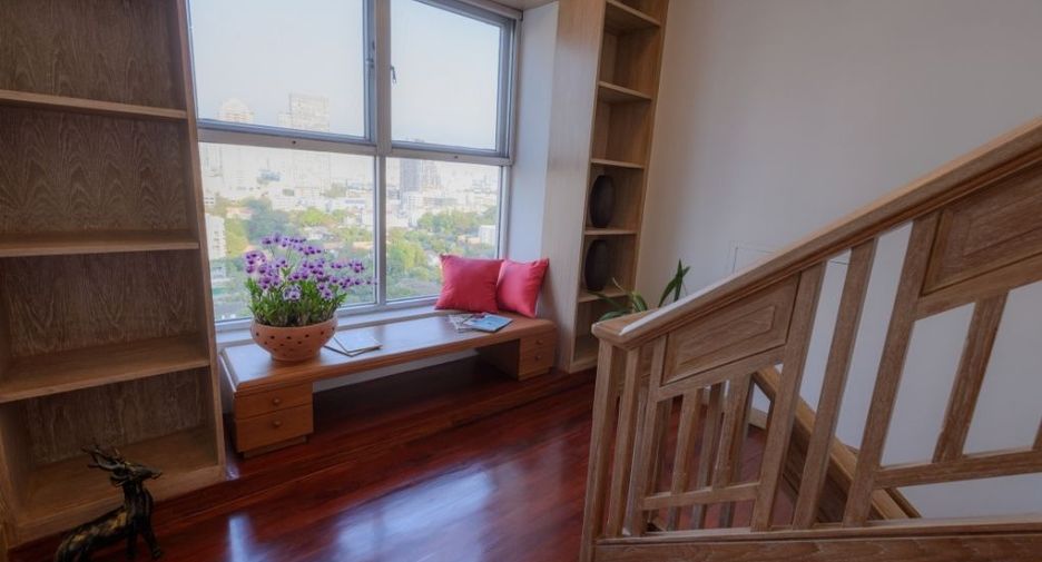For rent 6 bedrooms condo in Sathon, Bangkok