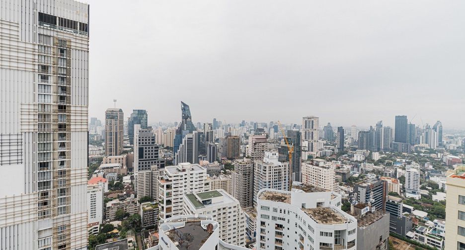 For rent studio condo in Khlong Toei, Bangkok