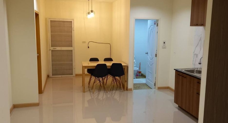 À vendre 4 chambres maison à Bang Khae, Bangkok