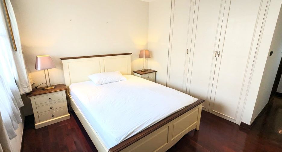 Condo en alquiler de 3 habitaciones en Khlong Toei, Bangkok