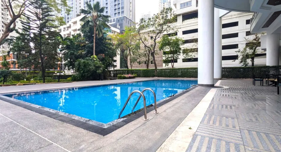 À louer 3 chambres condo à Khlong Toei, Bangkok