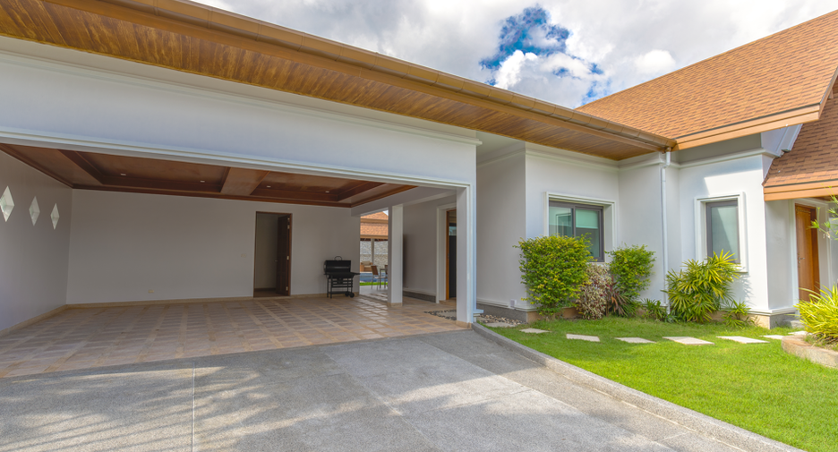 For rent 4 bedrooms villa in Thalang, Phuket