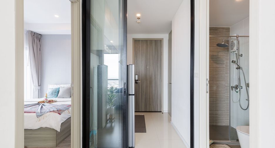 For sale 2 bedrooms condo in Mueang Samut Prakan, Samut Prakan