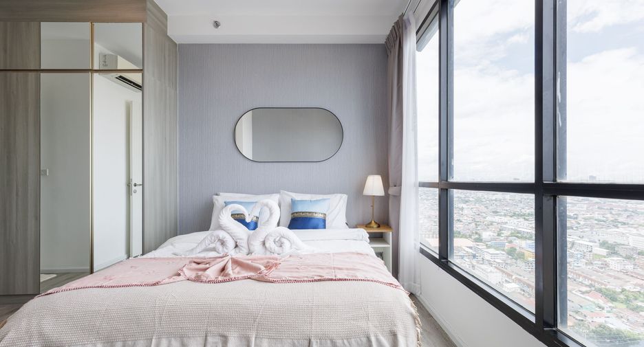 For sale 2 bedrooms condo in Mueang Samut Prakan, Samut Prakan
