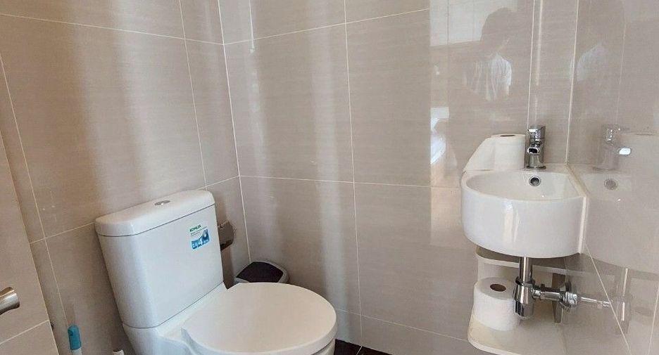 For sale studio condo in Khlong Toei, Bangkok