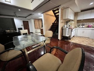 Reihenhaus zum Kauf und zur Miete mit 5 Zimmer in Watthana, Bangkok