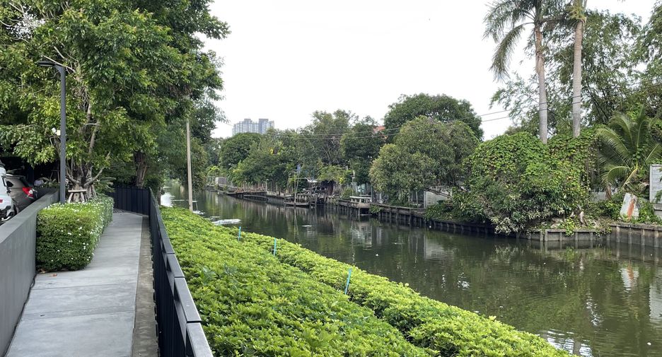 Wohnung zum Kauf mit Studio in Phasi Charoen, Bangkok