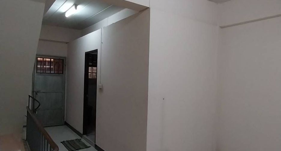 For rent 4 bedrooms townhouse in Rat Burana, Bangkok